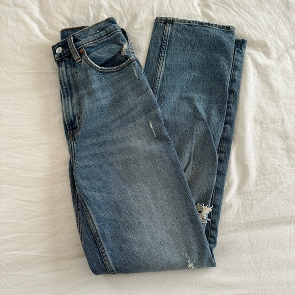 Abercrombie Ultra High Rise 90s Straight Jeans - Picture 5 of 16